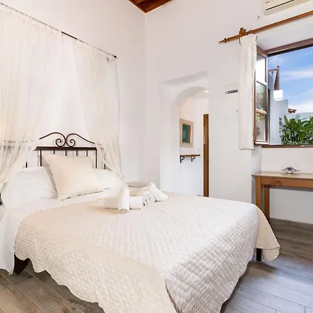 Zinovia Lindos (Rhodes)