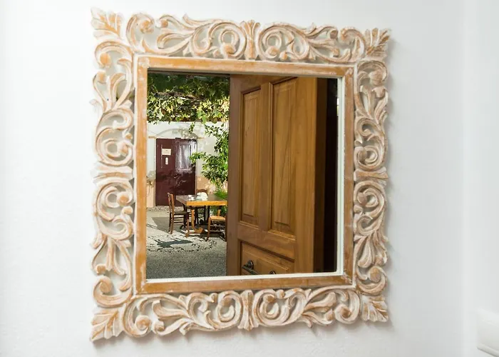 Zinovia * לינדוס