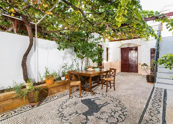 Zinovia * לינדוס