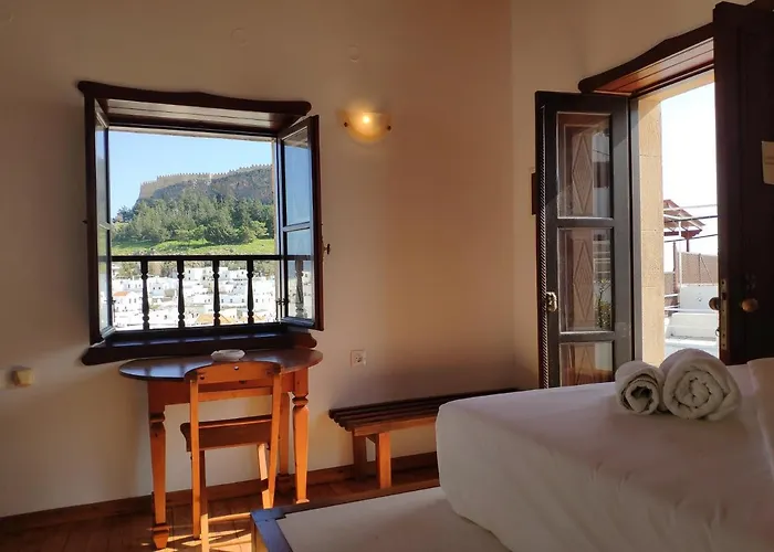 Zinovia * לינדוס