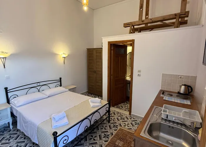 Zinovia לינדוס